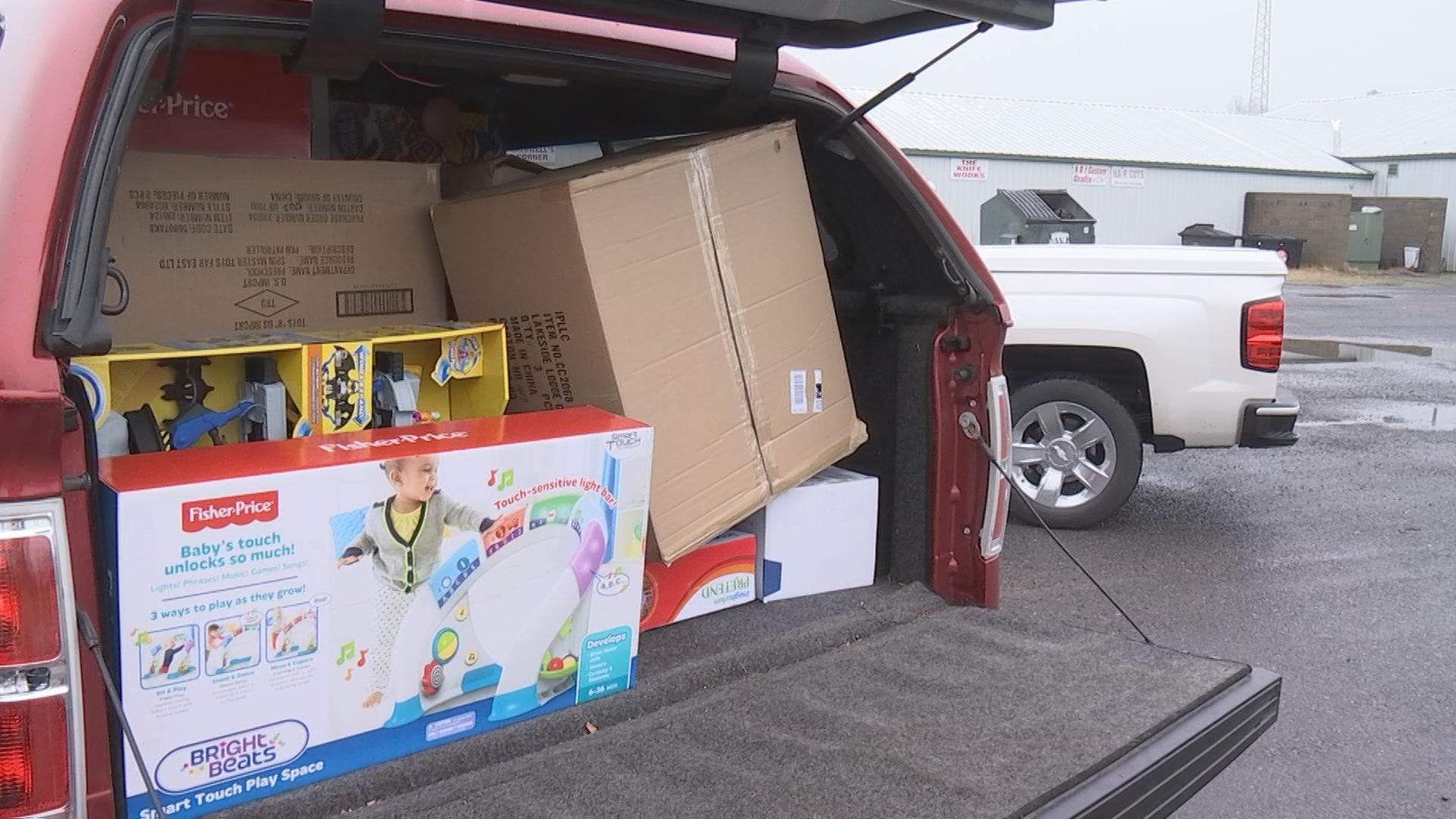 Local Vietnam veterans donate 7,000worth of toys to active mil WPSD